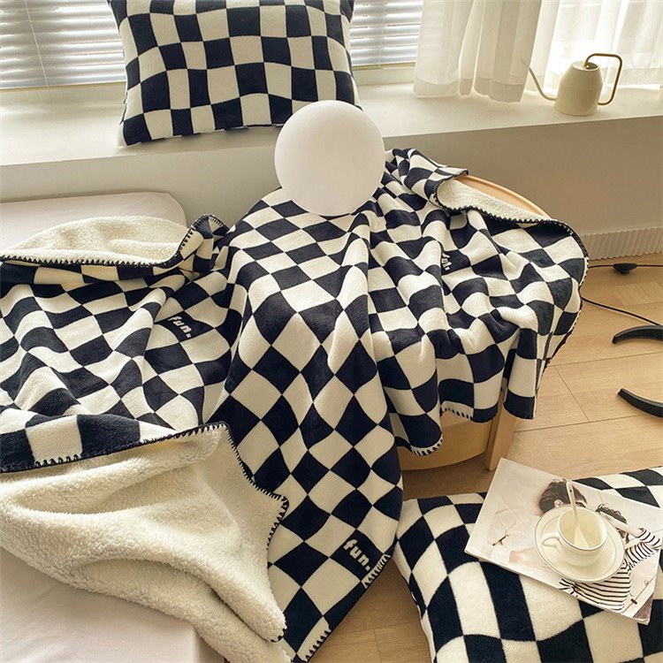 Ruudullinen Polar Fleece -peitto