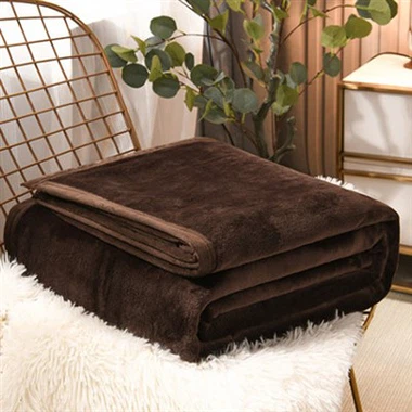 Kevyt flanellipeitto