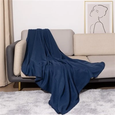 Polar Fleece -peitto sohvalle
