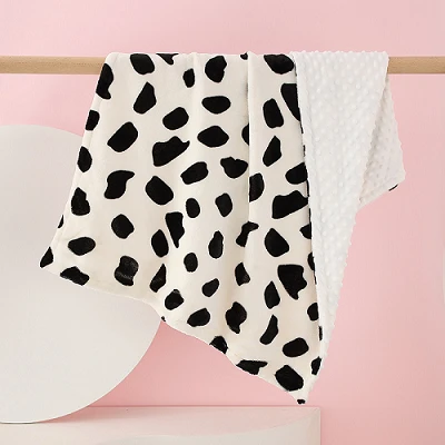 Minky Dots -peitot vastasyntyneille